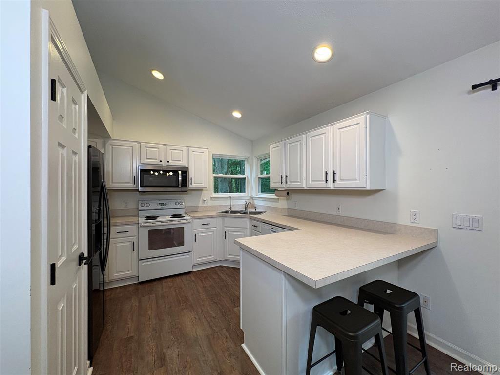 860 N Sashabaw Road, Ortonville, MI 48462 — Photo 4