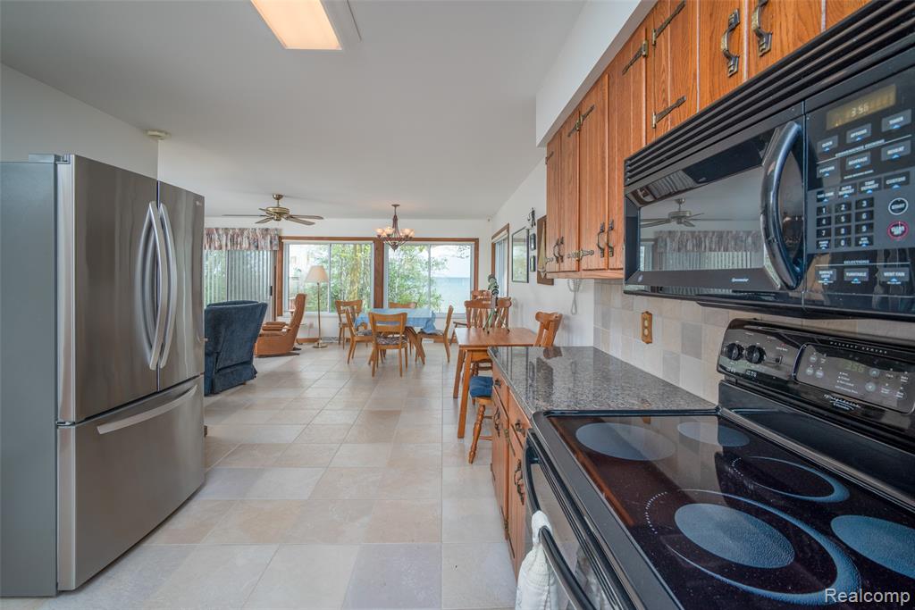 6240 Lakeshore Road N, Palms, MI 48465 — Photo 13
