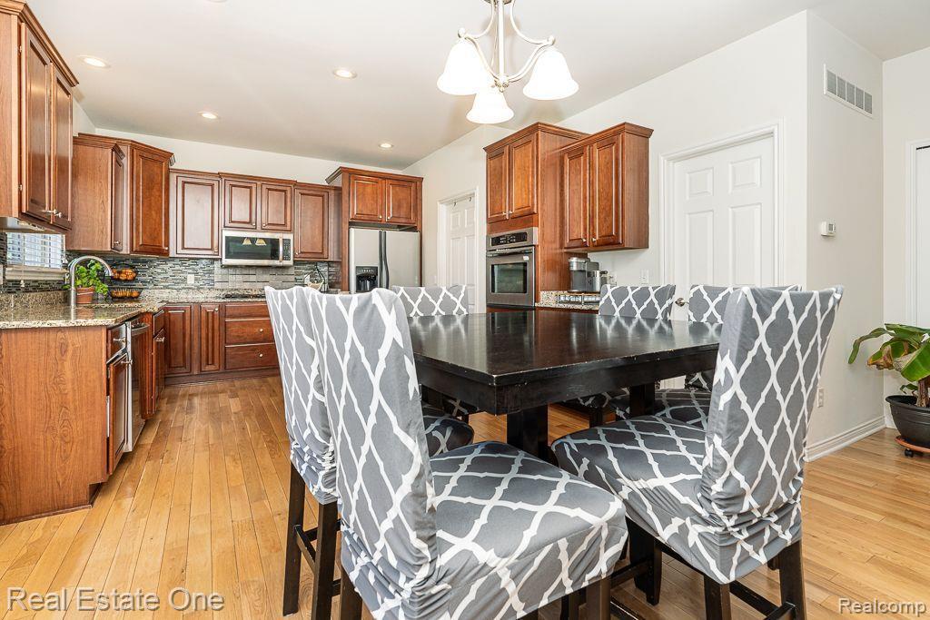 985 Monterey Lane, Rochester Hills, MI 48307 — Photo 19