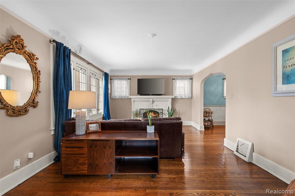 414 Cloverly Road, Grosse Pointe Farms, MI 48236 — Photo 10