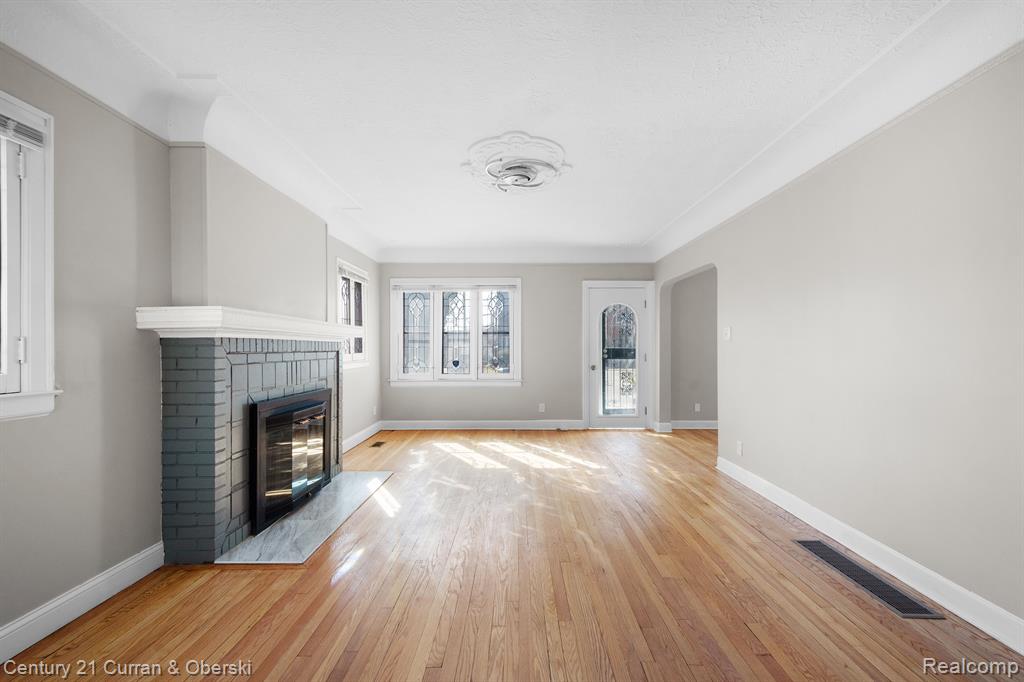 5026 KENSINGTON Avenue, Detroit, MI 48224 — Photo 8