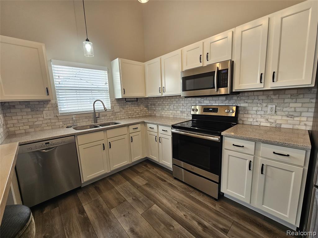 42627 Park Cresent Drive, 36, Sterling Heights, MI 48313 — Photo 21