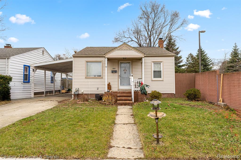 1827 Cleophus Pkwy, Lincoln Park, MI 48146 — front exterior
