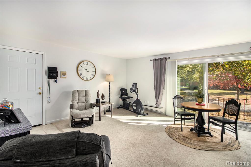 1842 Colonial Village Way, 4, Waterford, MI 48328 — Photo 4