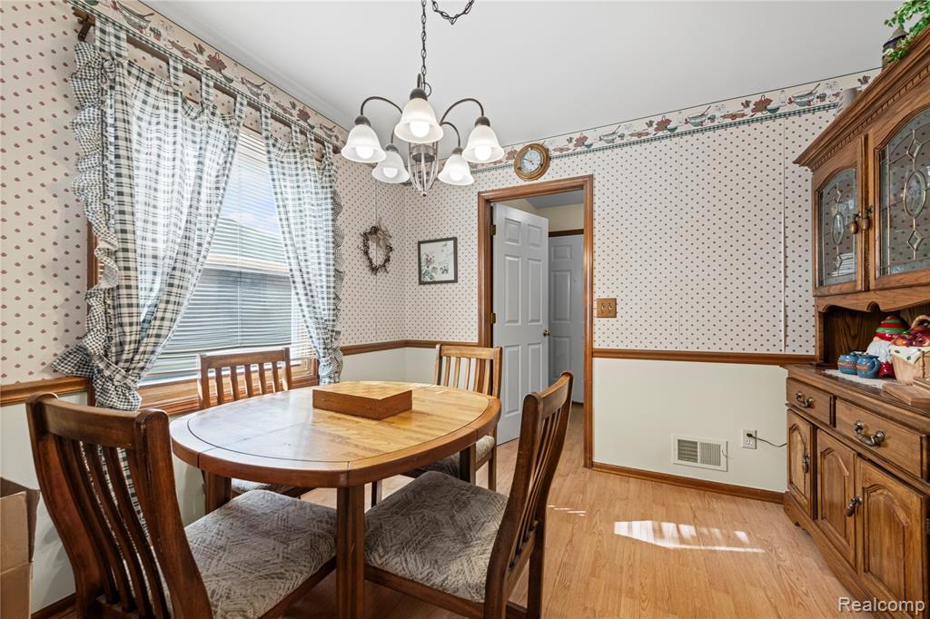 4660 Royal Cove Drive, 5, Utica, MI 48316 — Photo 9