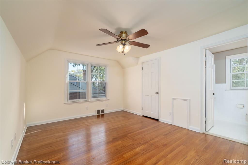 499 Sunningdale Drive, Grosse Pointe Woods, MI 48236 — Photo 38