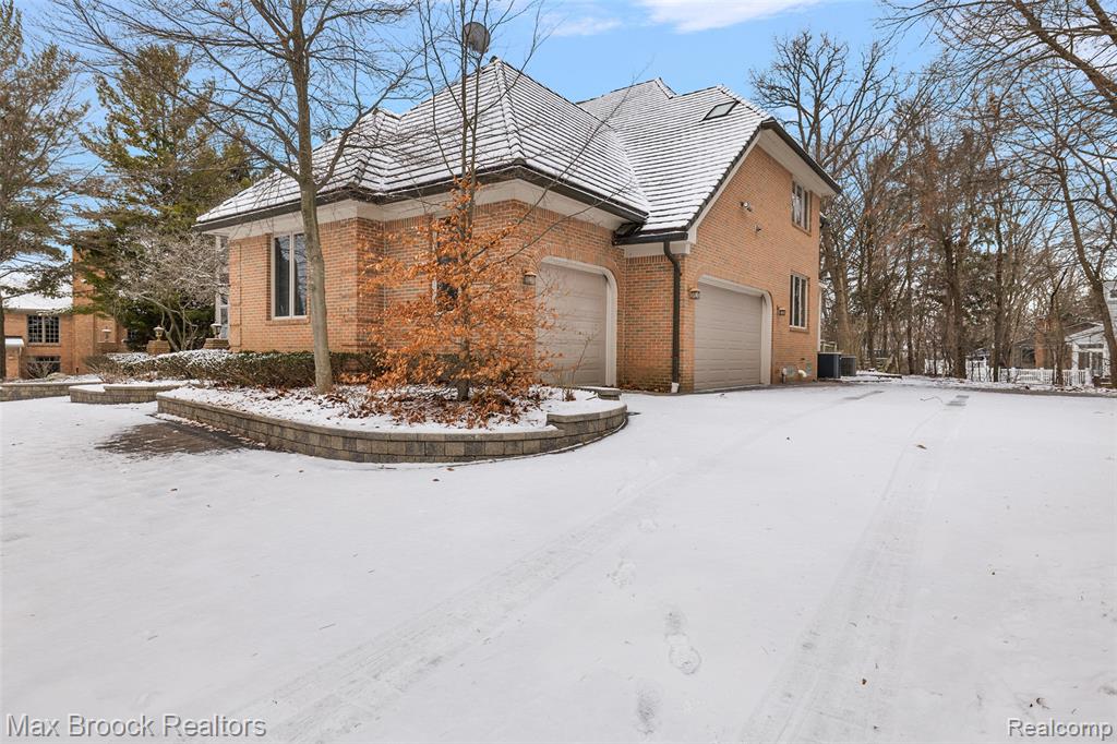 5148 Crest Knolls Court, Bloomfield Hills, MI 48302 — Photo 27