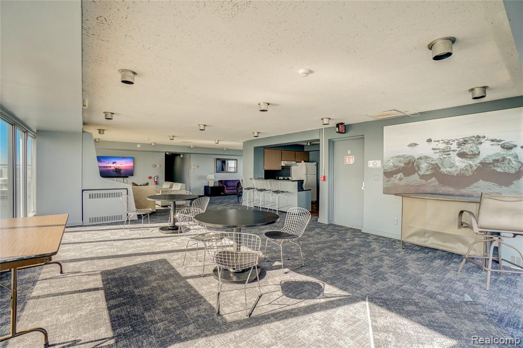 8200 E Jefferson Avenue, 411, Detroit, MI 48214 — Photo 19