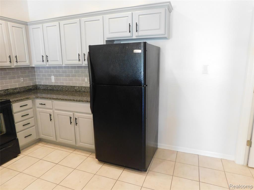 5555 Acorn Lane, Sterling Heights, MI 48314 — Photo 12