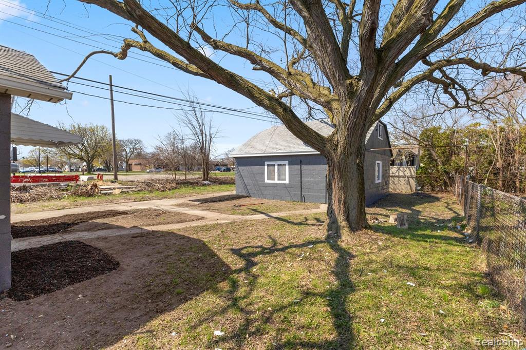 5692 JACKSON Street, Dearborn Heights, MI 48125 — Photo 24