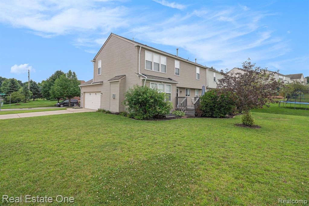 852 Deer Run Lake Road, Holly, MI 48442 — Photo 37