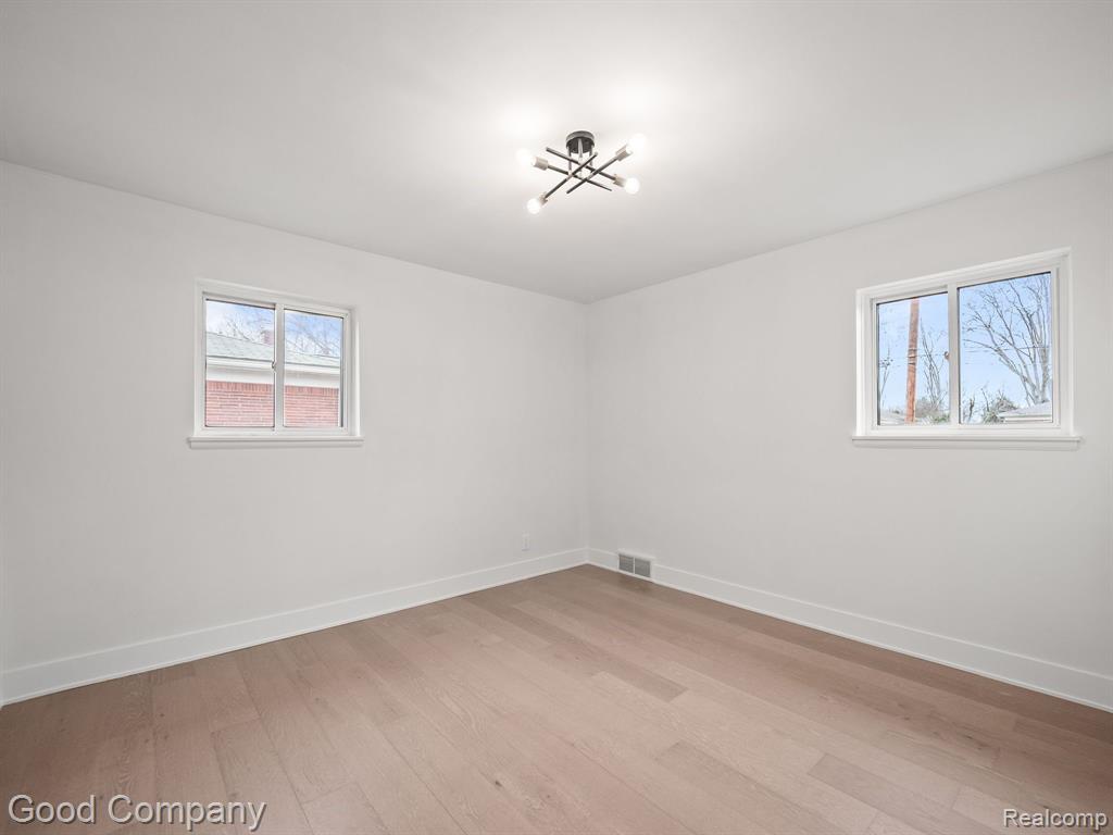 16979 MARGUERITE Street, Beverly Hills, MI 48025 — Photo 15
