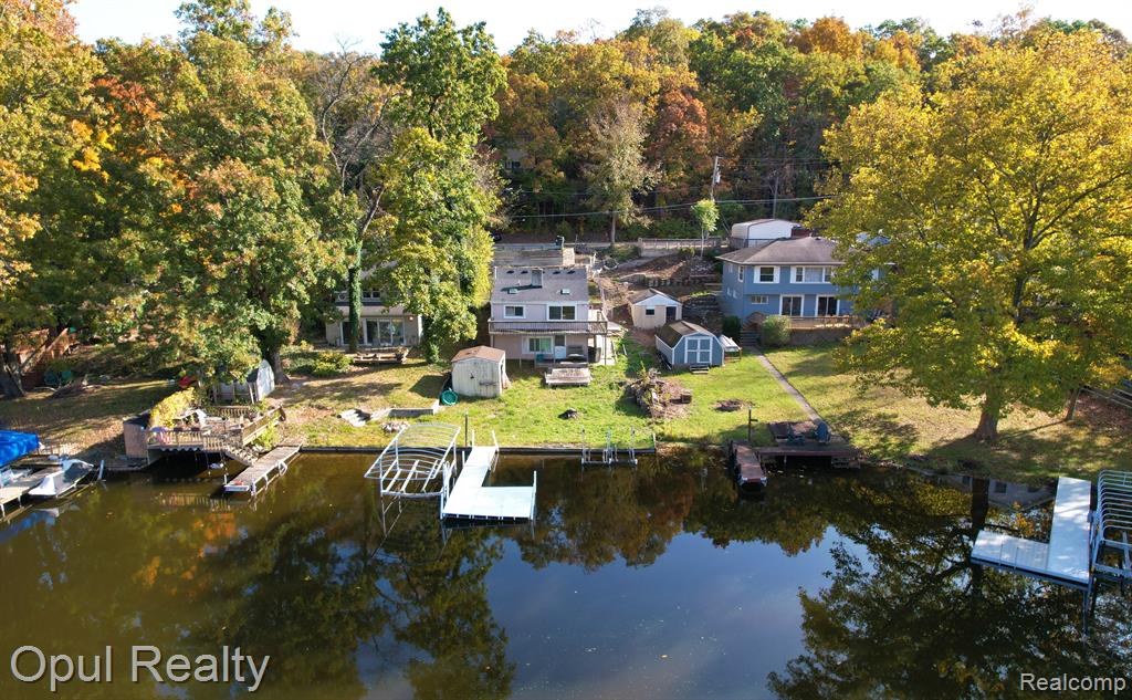 11646 WEIMAN Drive, Pinckney, MI 48169 — Photo 10