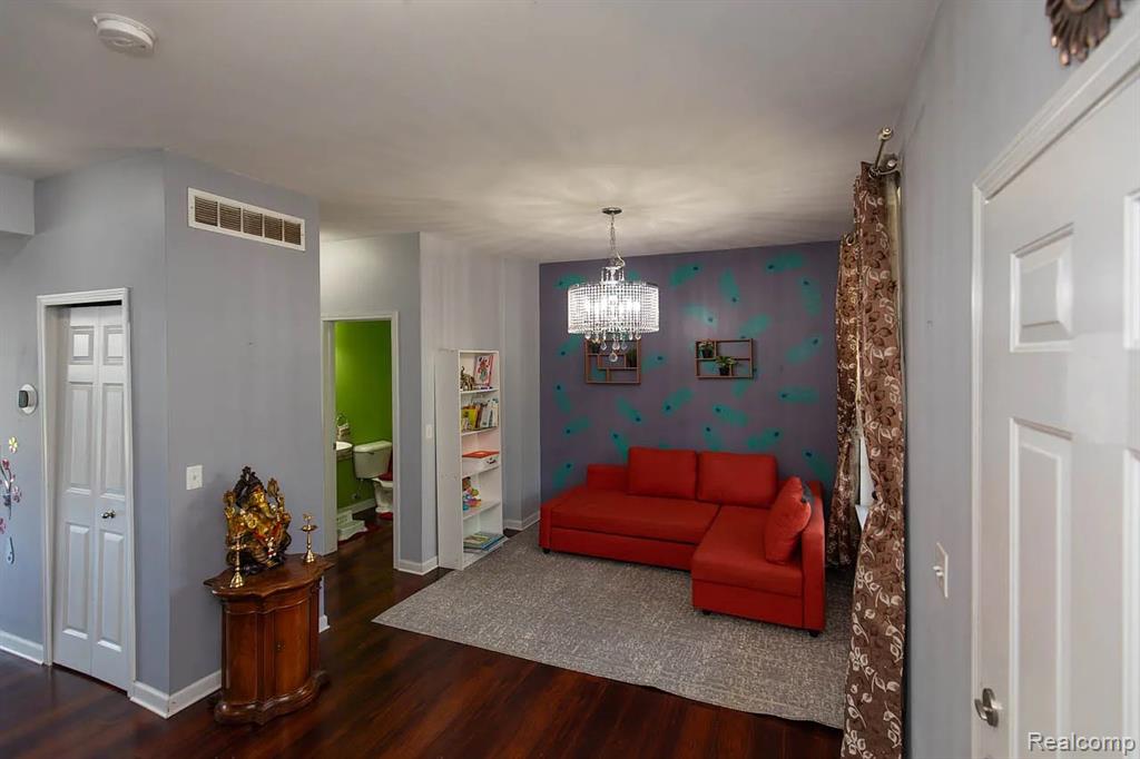51123 Brompton, Novi, MI — Photo 24