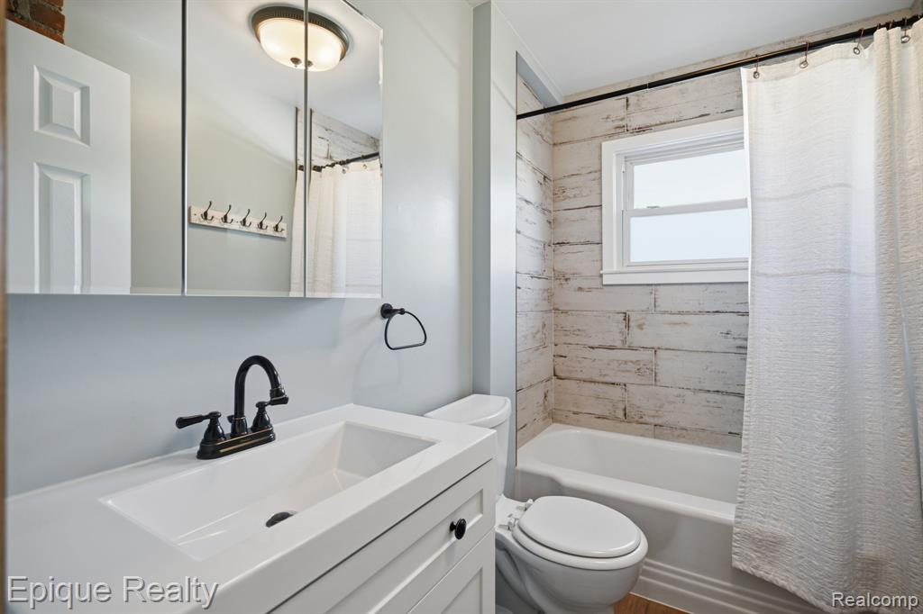 4165 Westpoint Street, Dearborn Heights, MI 48125 — Photo 8