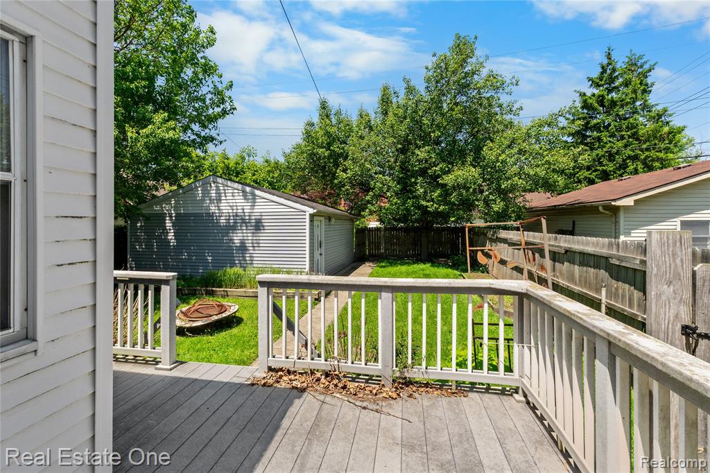 1712 Ash Street, Wyandotte, MI 48192 — Photo 9