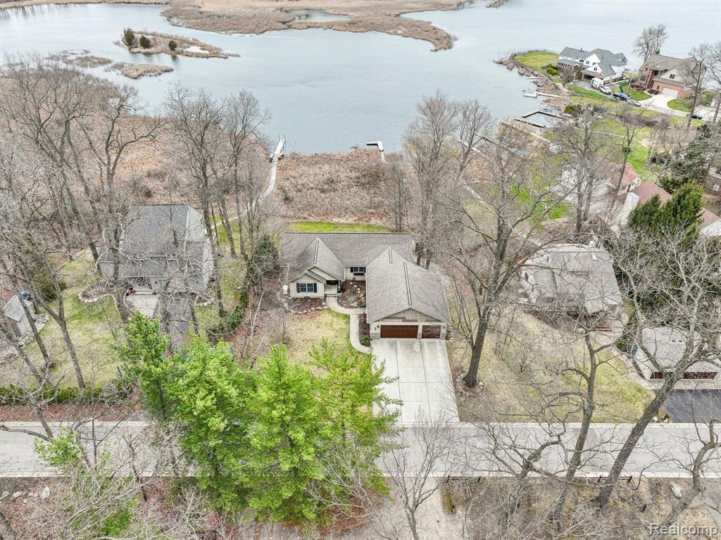 5001 GROVER Drive, Brighton, MI 48116 — Photo 30