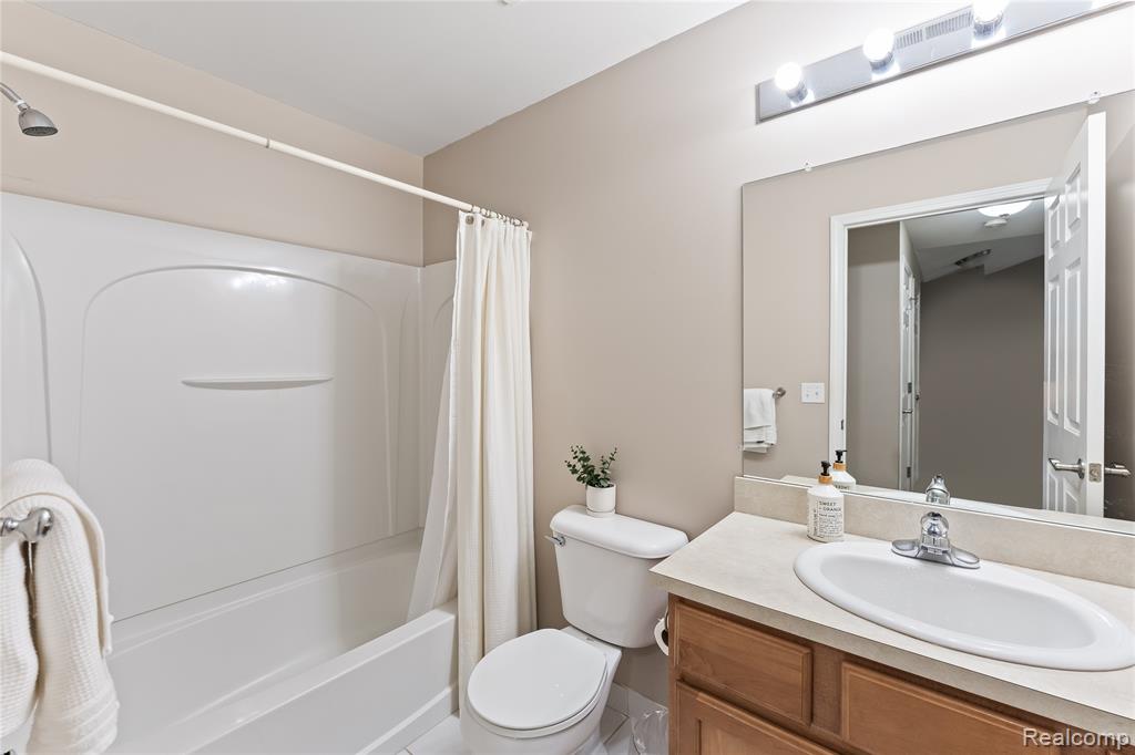 3522 Eagle Creek, Utica, MI 48317 — Photo 13