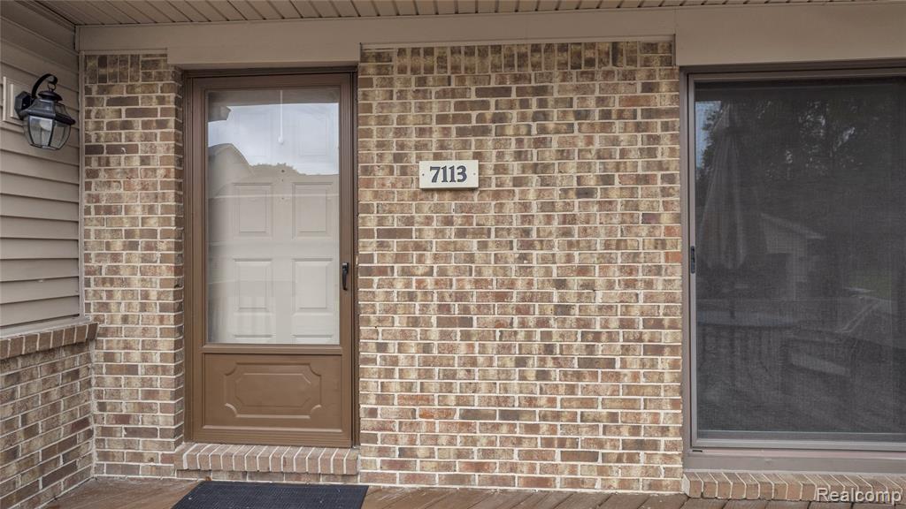 7113 Elmhurst, West Bloomfield, MI — Photo 3