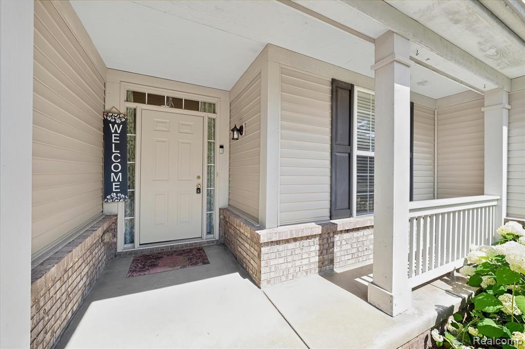 860 Island Lake Drive, Oxford, MI 48371 — Photo 2