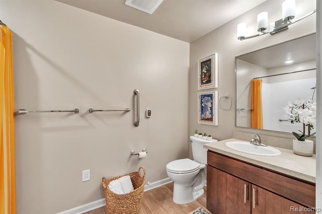 1957 S TELEGRAPH Road, Bloomfield Hills, MI 48302 — Photo 12