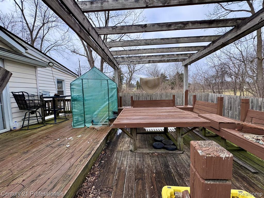 2021 W Rose Center Road, Holly, MI 48442 — Photo 12