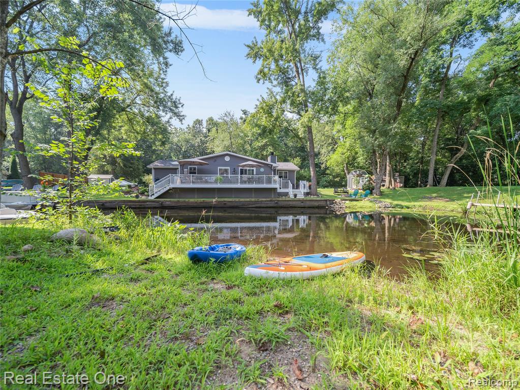 9425 Galatian Drive, Whitmore Lake, MI 48189 — Photo 25
