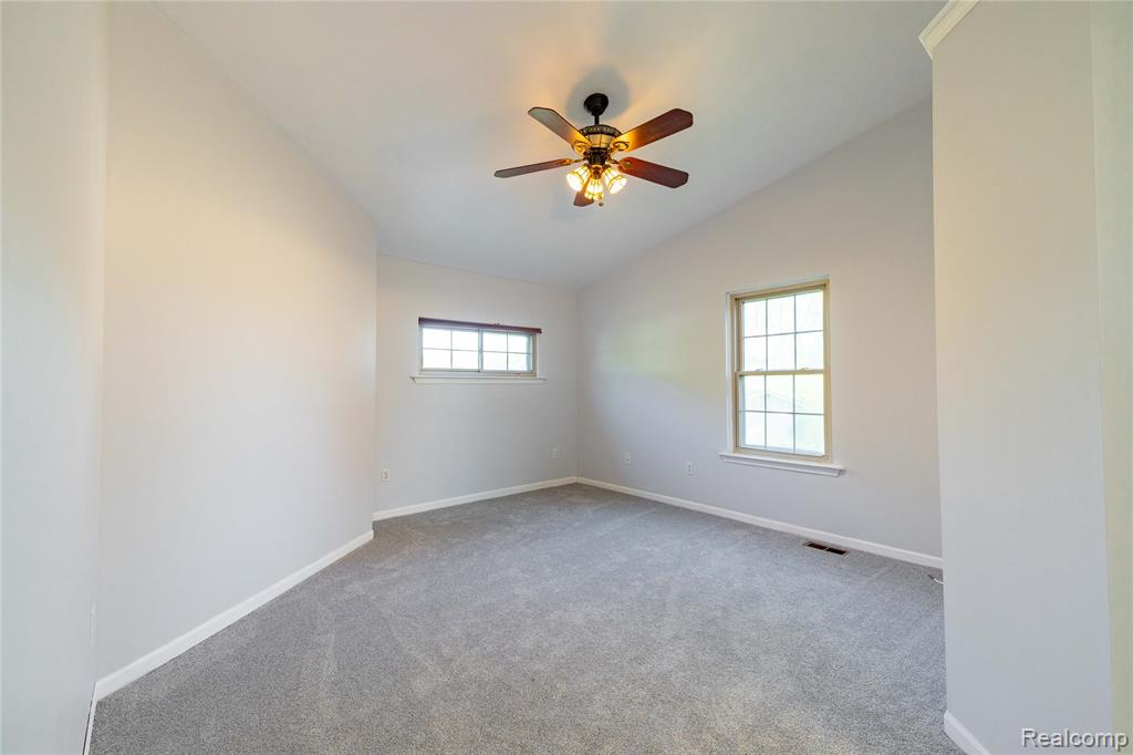 751 Lochaven Road, Waterford, MI 48327 — Photo 21