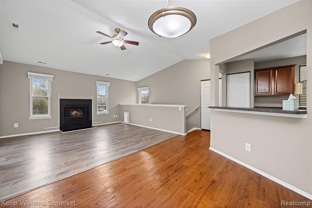 20745 Indian Creek Drive, Farmington Hills, MI 48335 — Photo 14