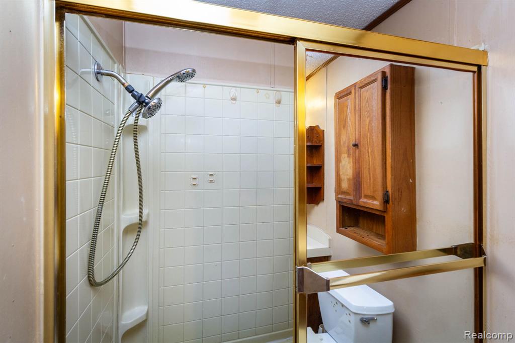 8200 Oakville Waltz Road, Belleville, MI 48111 — Photo 32
