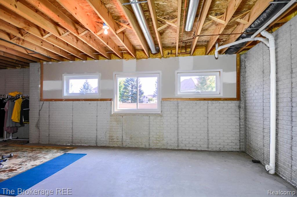 8441 MAPLEVIEW Drive, Davison, MI 48423 — Photo 35