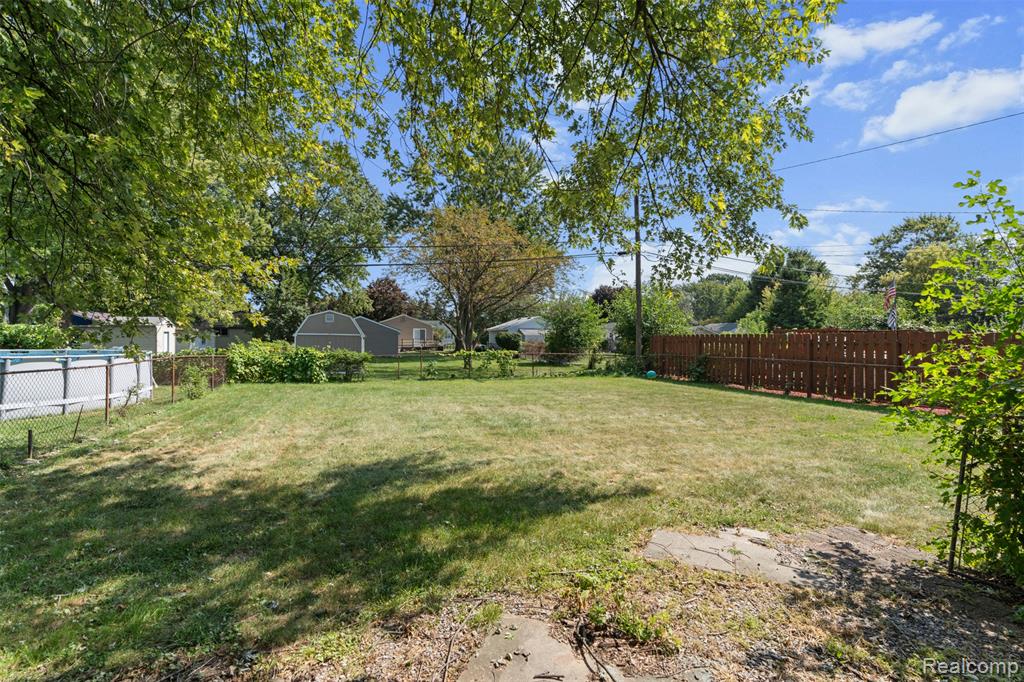 9381 Pardee Road, Taylor, MI 48180 — Photo 25