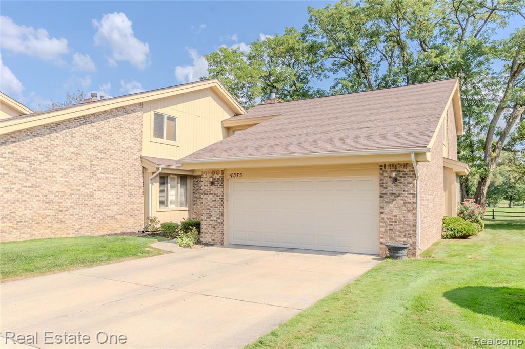 4575 Fairway Court, Waterford, MI 48328 — Photo 13