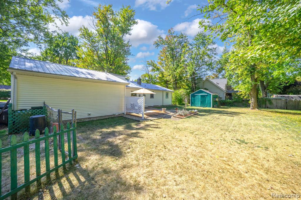 957 Miller Road N, Lake Orion, MI 48362 — Photo 34
