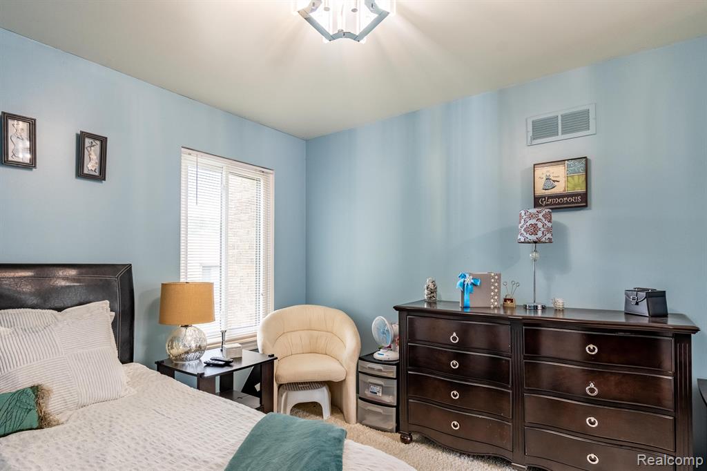 3 BLAIR Lane, Dearborn, MI 48120 — Photo 17