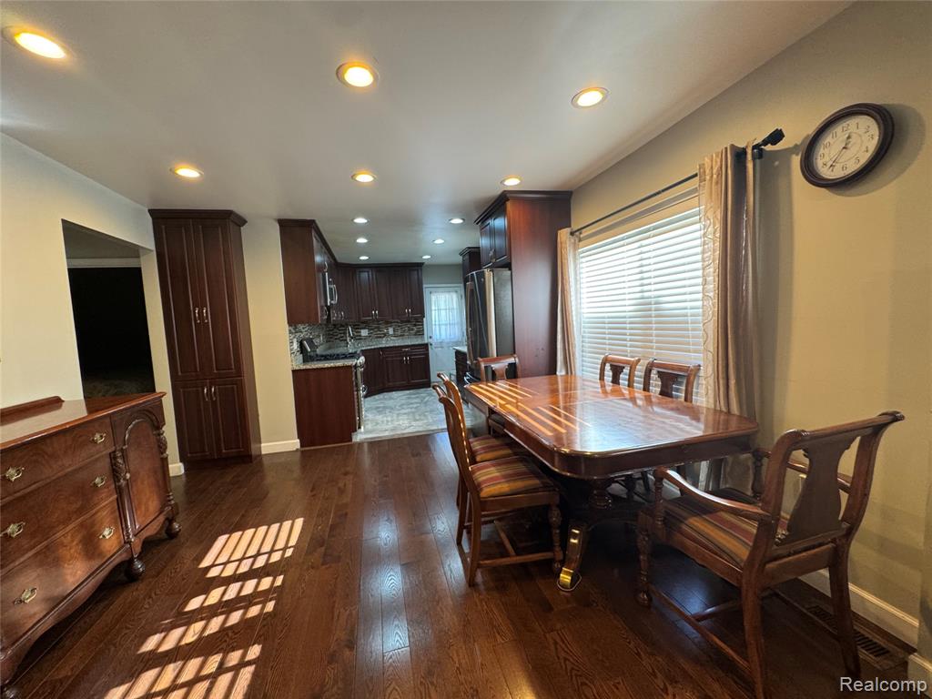 6438 Barrie Street, Dearborn, MI 48126 — Photo 4