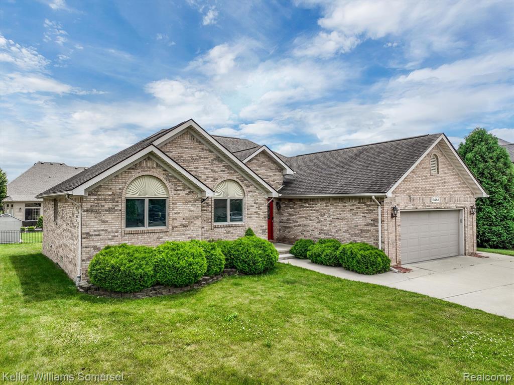 51488 BLUE SPRUCE Drive, Macomb, MI 48042 — Photo 3