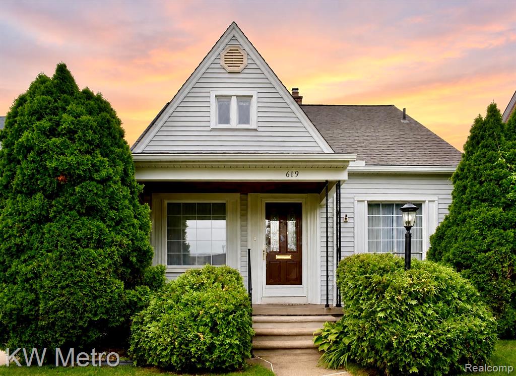 619 N ELIZABETH Street, Dearborn, MI 48128