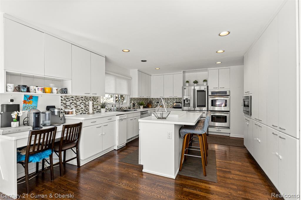 5084 Champlain Circle, West Bloomfield, MI 48323 — Photo 18