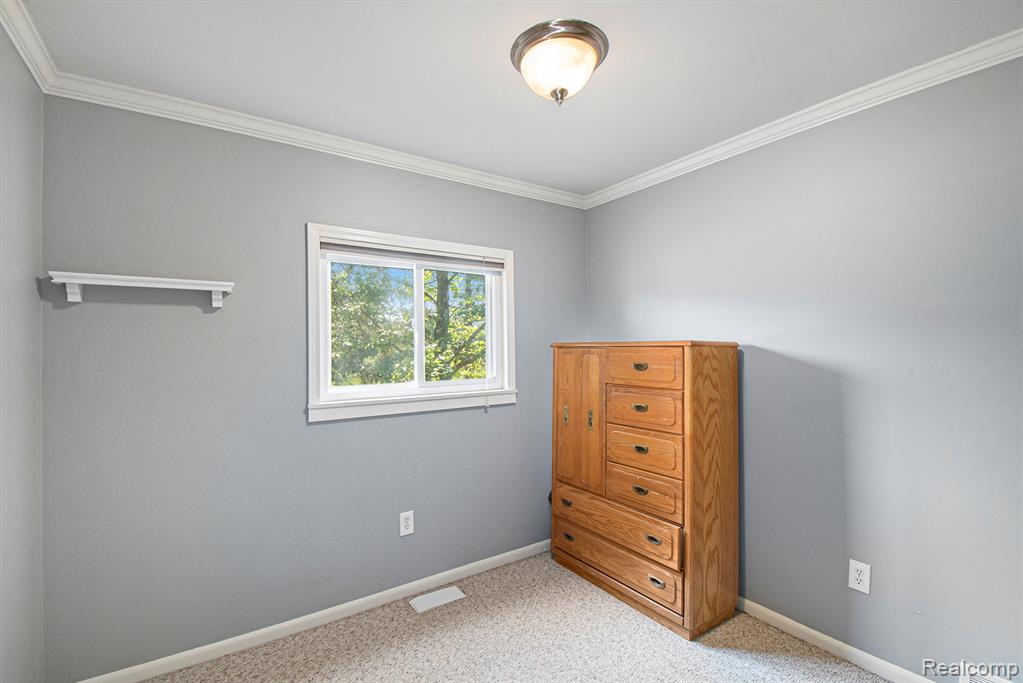 6269 N Webster Road, Flint, MI 48504 — Photo 8
