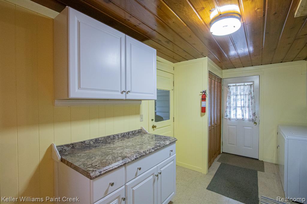 239 Almont Avenue, Almont, MI 48003 — Photo 22