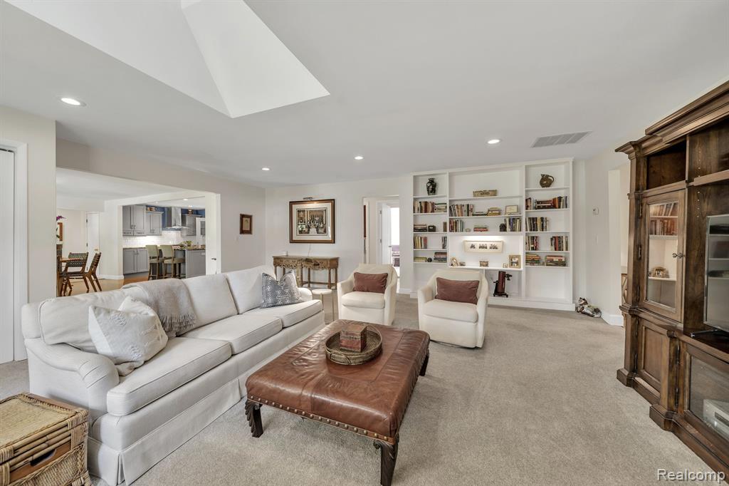 4540 BURNLEY Drive, Bloomfield Hills, MI 48304 — Photo 7