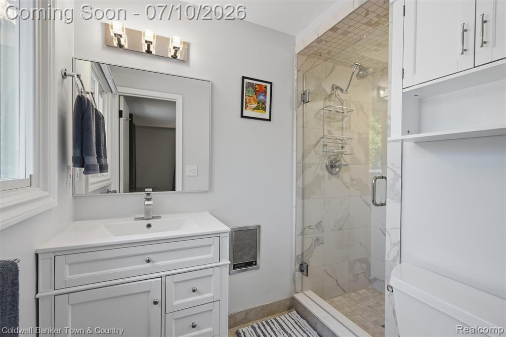 4301 Macqueen Drive, West Bloomfield, MI 48323 — Photo 28
