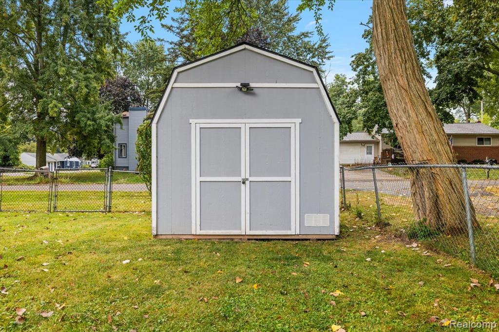 841 Nash Avenue, Waterford, MI 48328 — Photo 45
