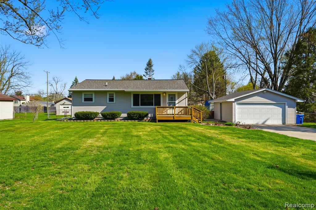 6414 Lanman Drive, Waterford, MI 48329 — Photo 2