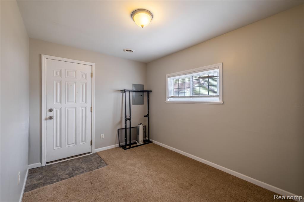1377 Allen Street, Burton, MI 48529 — Photo 13