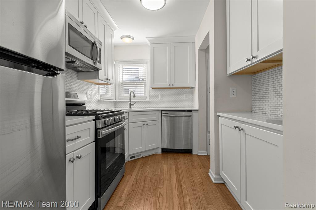 2076 Thomas Avenue, Berkley, MI 48072 — Photo 17
