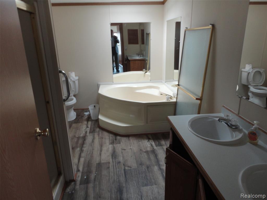 13463 Pear Street, Carleton, MI 48117 — Photo 21