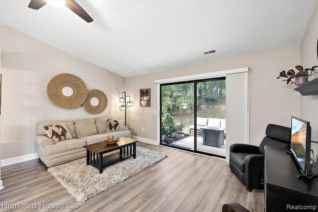 423 WATER TOWER Circle, 100, Brighton, MI 48116 — Photo 31