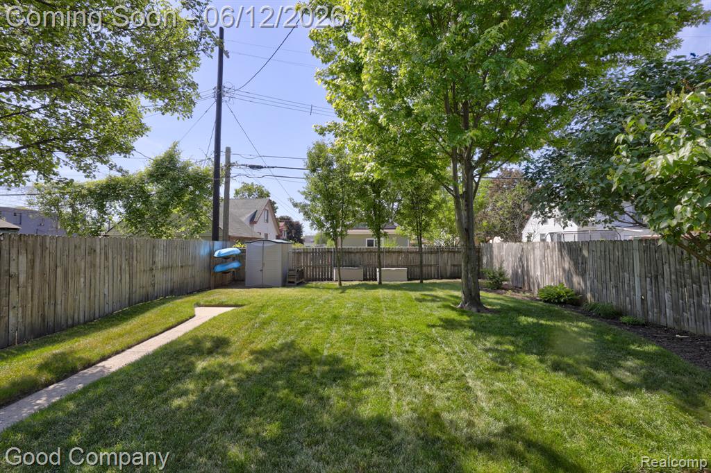 45 W Morehouse Avenue, Hazel Park, MI 48030 — Photo 32
